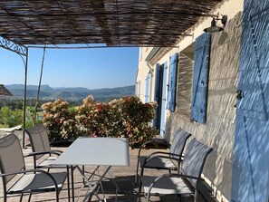 Outdoor dining - new build villa with overflow pool and unique view (Chambonas)