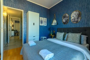 3 habitaciones, tabla de planchar con plancha, wifi y ropa de cama
