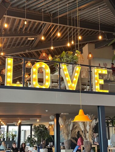 Bungalow rénové fin 2018! Très bien situé sur l'IJsselmeer 