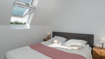 5 bedrooms, in-room safe, travel crib, free WiFi