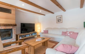 Smart TV, fireplace, stereo - Beautiful home in Repusnica with sauna (Repusnica)
