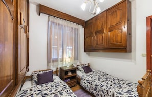 2 bedrooms, free WiFi, bed sheets