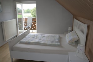 1 bedroom, iron/ironing board, travel cot, WiFi