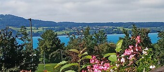 Apartment Rooming Green with lake view from the balcony