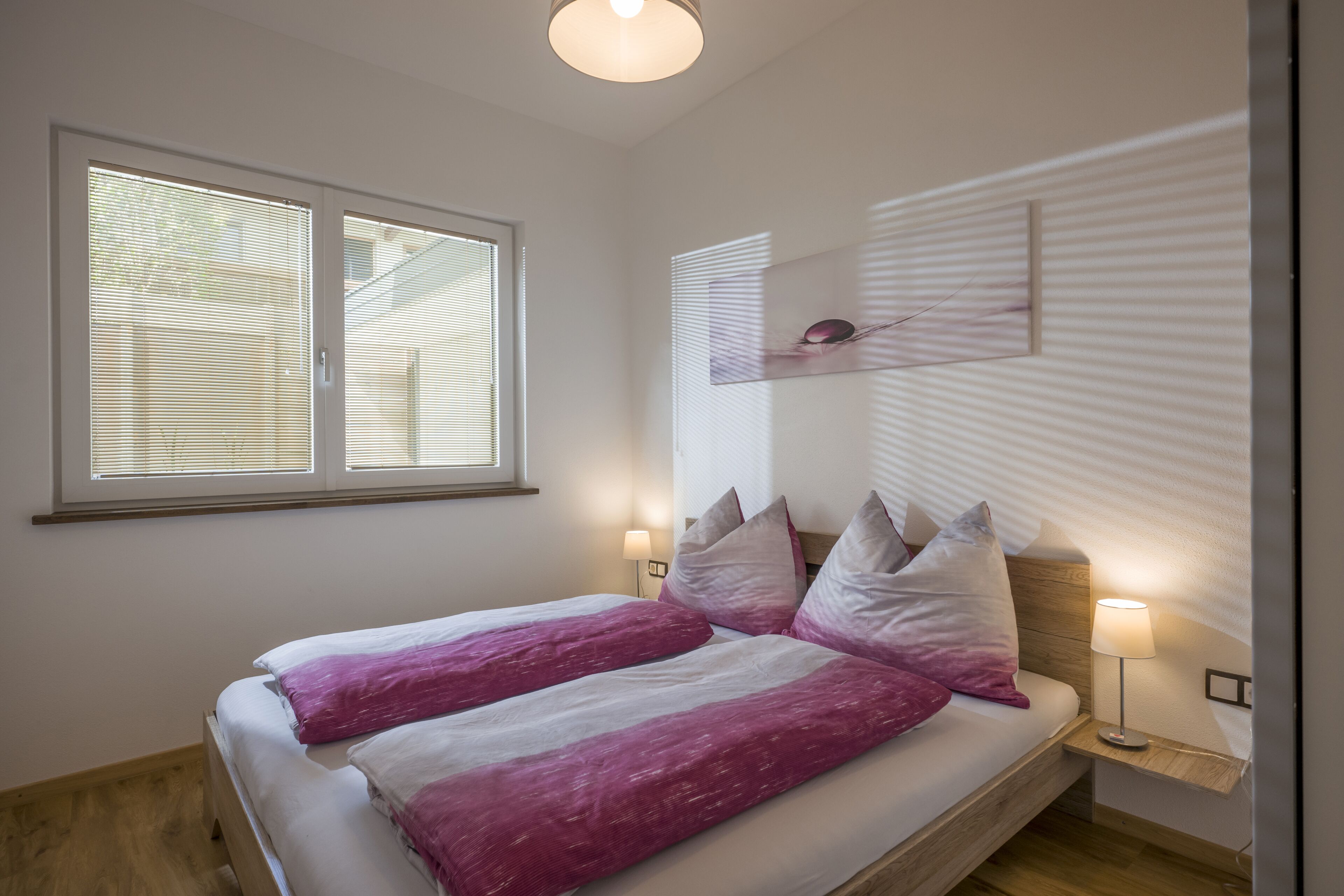 2 室のベッドルーム、旅行用ベビーベッド、WiFi、ベッドシーツ