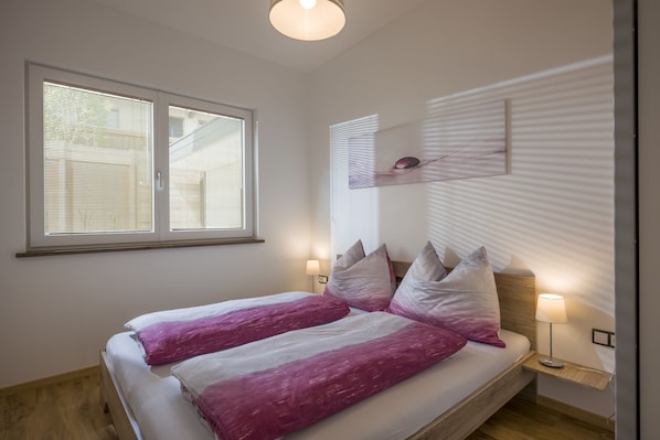 2 chambres, lit de bébé portatif, Wi-Fi, literie fournie