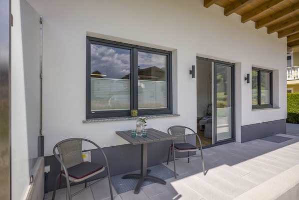 Outdoor dining - Welcome to the Millau holiday bungalow in the beautiful Zillertal (Schlitters)