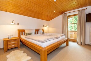 3 chambres, fer et planche à repasser, accès Internet, draps fournis