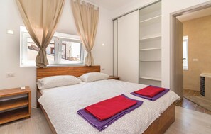 4 Schlafzimmer, Reisekinderbett, kostenloses WLAN, Bettwäsche