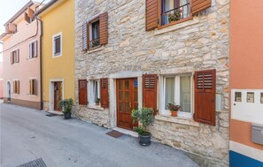 Exterior detail - Cozy apartment in Novigrad with WiFi (Novigrad)