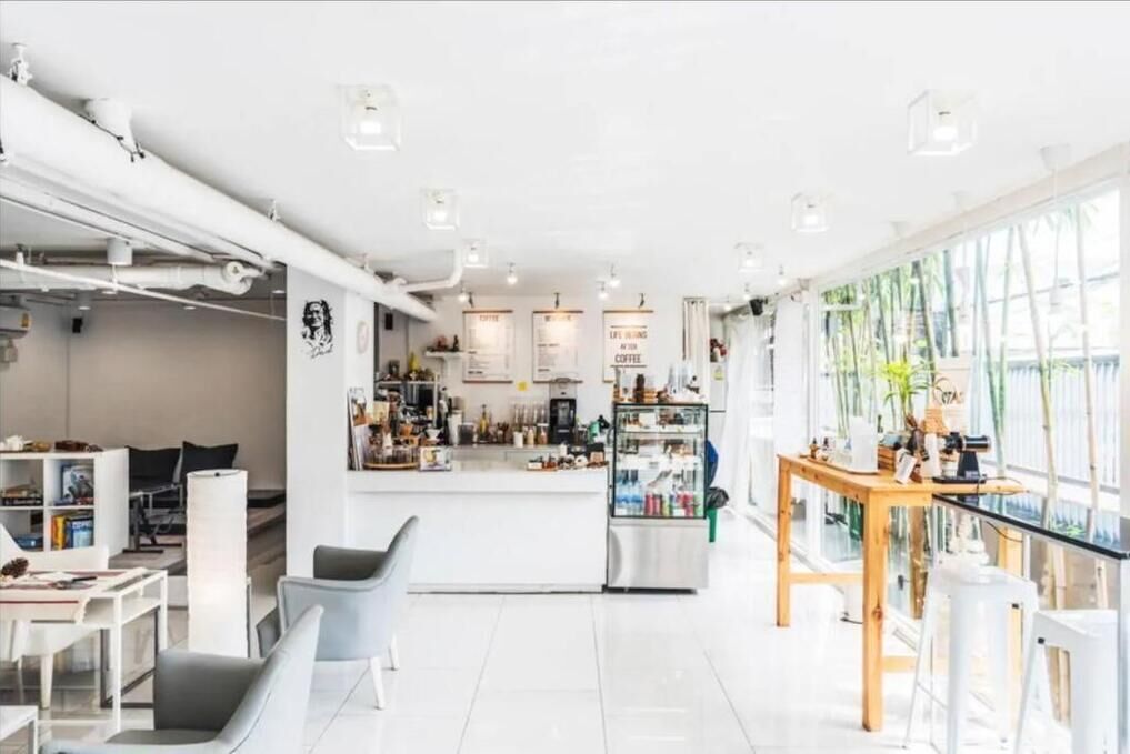 ตู้เย็น, ไมโครเวฟ, เตาประกอบอาหาร, เครื่องชงกาแฟ/ชา