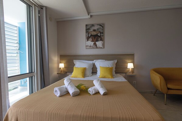 1 chambre, fer et planche Ă repasser, Wi-Fi gratuit, draps fournis