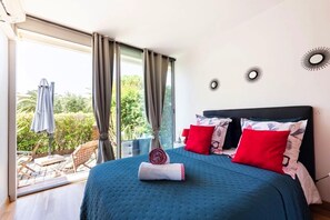 3 bedrooms, iron/ironing board, travel crib, free WiFi