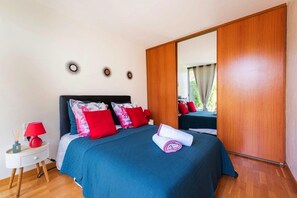 3 bedrooms, iron/ironing board, travel crib, free WiFi