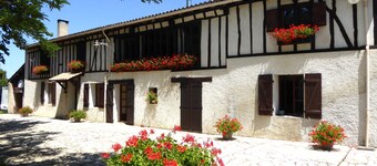 Gîte loft climatisé : terrasse , piscine, espace de pleine nature, parc, garage 