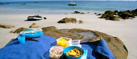 Beach nearby, sun loungers