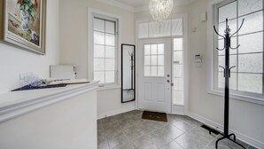 Interior - Markham Luxury New Town House 4 Bedrooms (Markham)