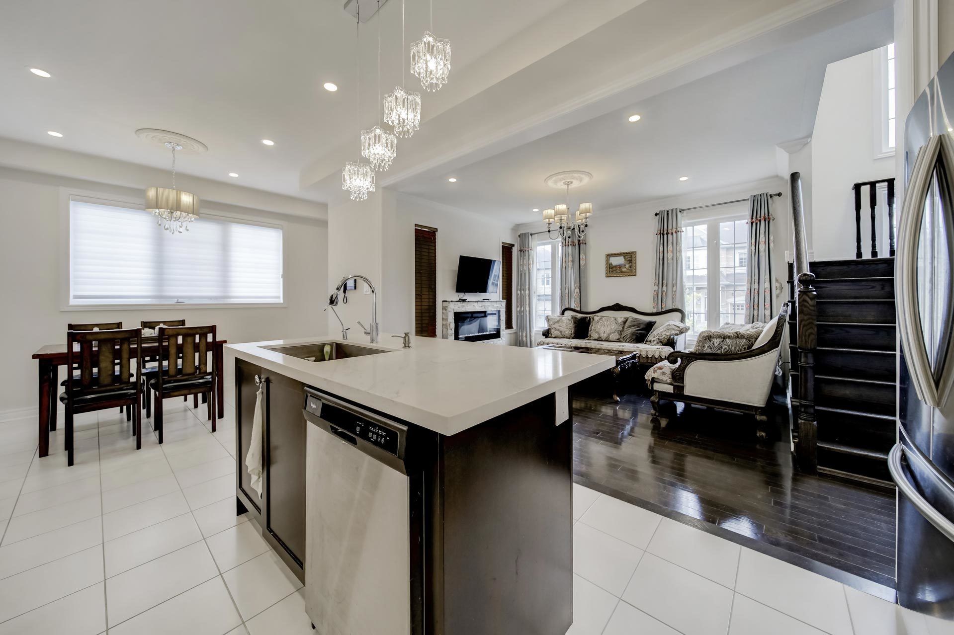 Kjøleskap på fellesområdet, mikrobølgeovn på fellesområdet og ovn