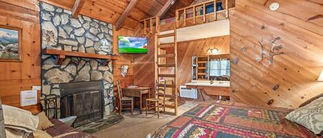 1 bedroom, WiFi (free), bed sheets