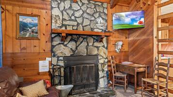 Smart TV, fireplace, DVD player