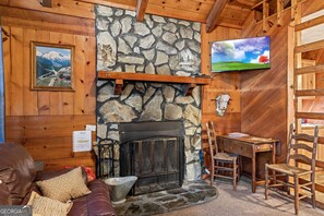 Smart TV, fireplace, DVD player