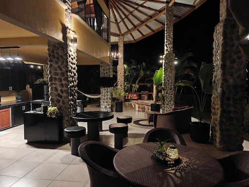 Private Jungle Retreat -  Experience Nature W/Comfort