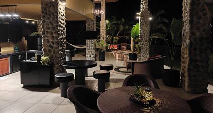 Private Jungle Retreat - Experience Nature W/Comfort