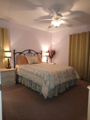 4 chambres, fer et planche à repasser, lit parapluie, Wi-Fi gratuit