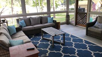 Télévision, cheminée