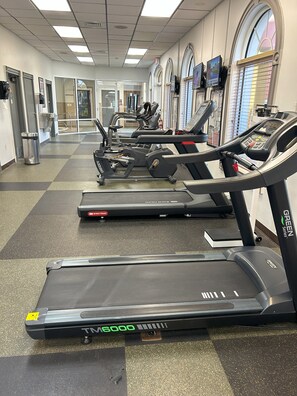 Fitness facility - 4BR/3BA townhouse - Regal Palms, Lazy River - Recommended by Our Son. Nr Disney (Davenport)