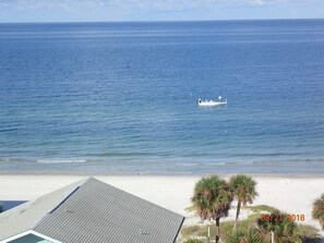 Am Strand, Liegestühle, Strandtücher