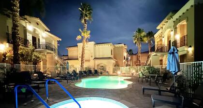 Long Term Specials /Walk to Old Town /Great Location /Casita Pools/ Very QUIET