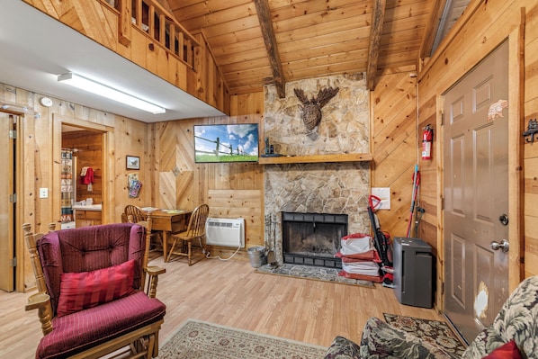 Smart TV, fireplace, DVD player