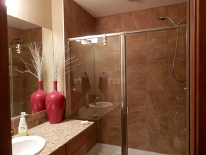 Hair dryer, towels, soap, toilet paper - In the HEART of DOWNTOWN CANMORE. Beautiful 2BR/2BA
(res-10283) (Canmore)