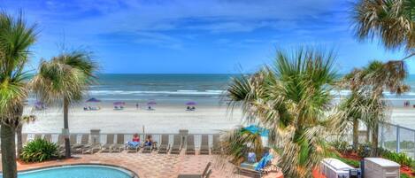 Alberca techada y alberca climatizada