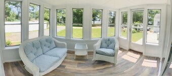 Innsjø, basseng og strender - flott beliggenhet!