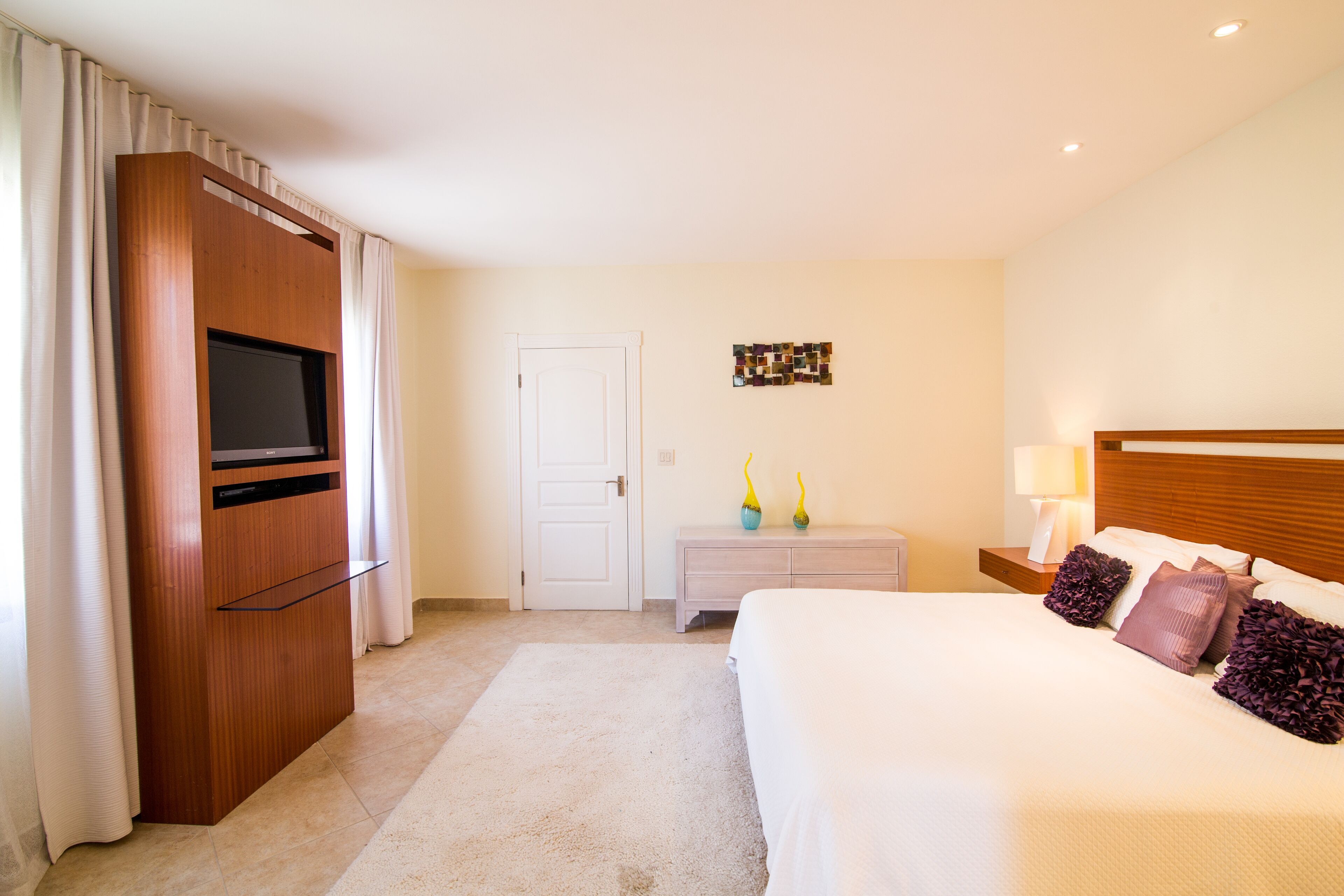 2 bedrooms, in-room safe, iron/ironing board, WiFi