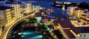 Porto Cupecoy : Spacious 2 BRS condo on Porto Cupecoy Marina