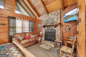 Smart TV, fireplace, DVD player