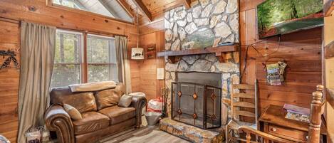 Smart TV, fireplace, DVD player