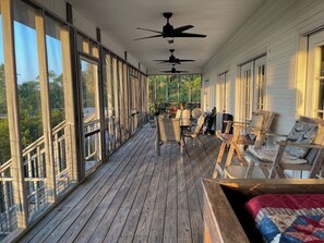 Outdoor dining - Marshbreeze...on Tidal Creek with Marsh View (Darien)