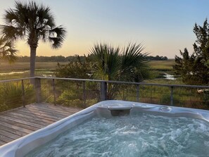 Outdoor spa tub - Marshbreeze...on Tidal Creek with Marsh View (Darien)