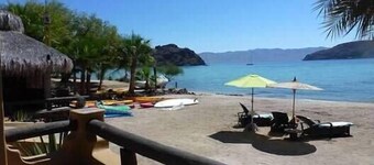 Beach Front Villa - Pets Allowed