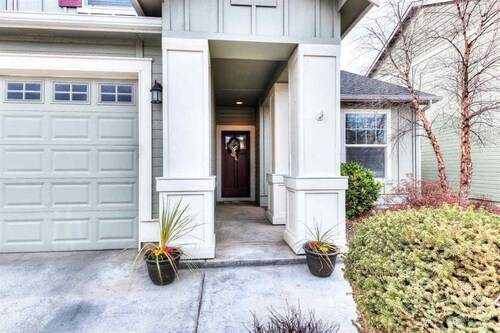 Relax in Style & Comfort! Home Near Pool w/ ALL Amenities Provided.