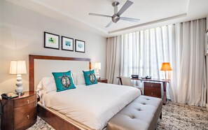 2 bedrooms, iron/ironing board, Internet, bed sheets - 25% off Beautiful and spacious Oceanview condo in Palm Beach Resort and Spa unit 2012 (Singer Island)