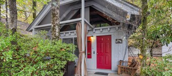 Bear Paw Cottage #5  Queen Log Bed: COZY!: Pet Friendly; 2 Adults/2 Children