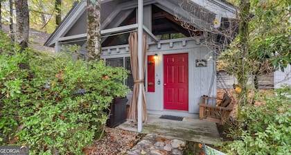 Bear Paw Cottage #5 Queen Log Bed: COZY!: Pet Friendly; 2 Adults/2 Children