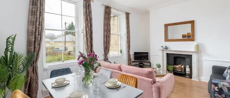 تناول الطعام