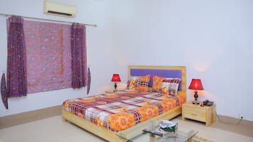 1 bedroom, in-room safe, free WiFi, bed sheets