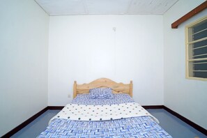 2 bedrooms, desk, free WiFi, bed sheets